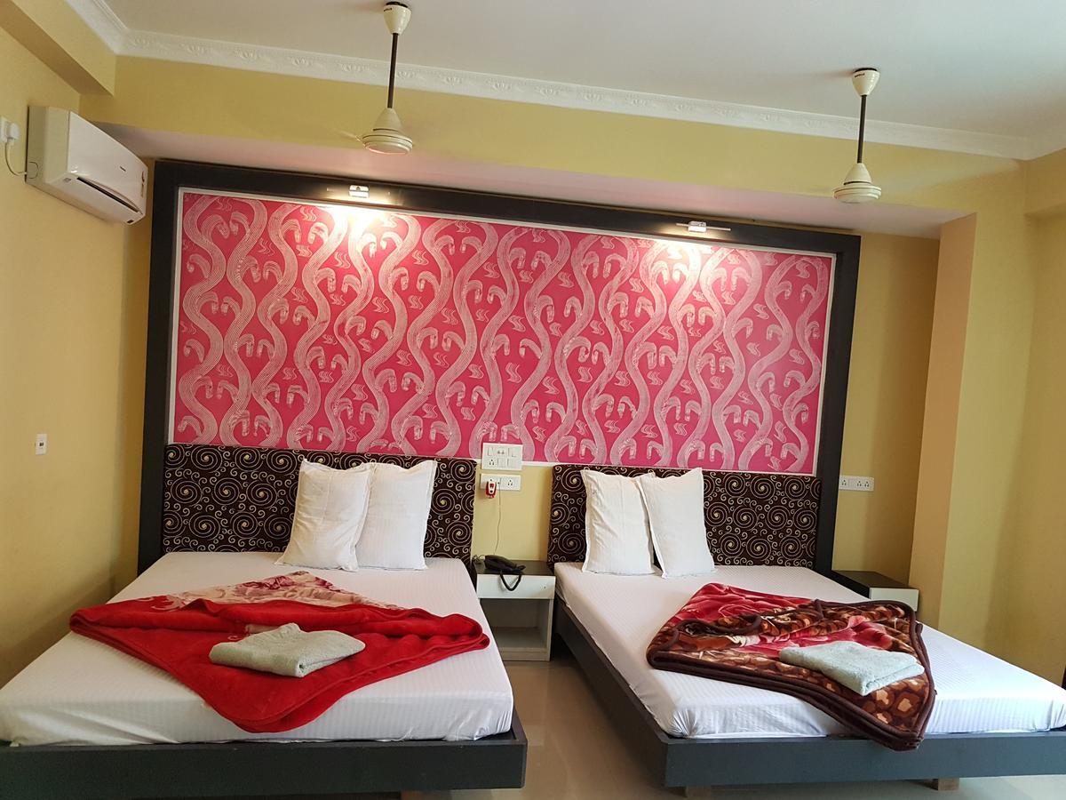 Swagatam International Otel Tarapith Dış mekan fotoğraf